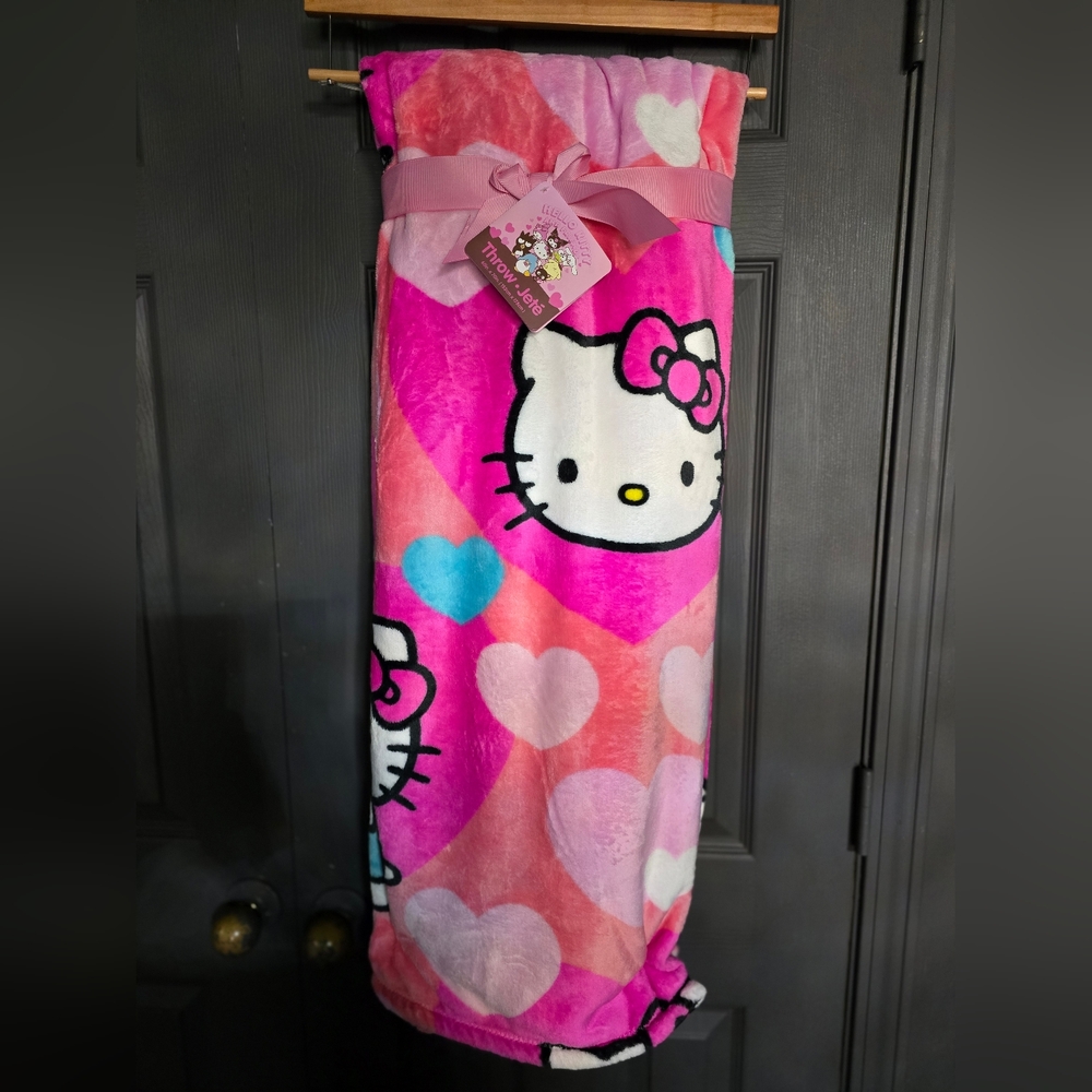 Hello Kitty & Friends super soft plush throw